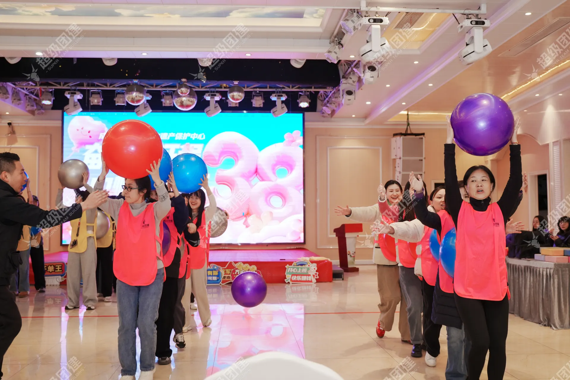 超级团建SuperTB www.tbsuper.com